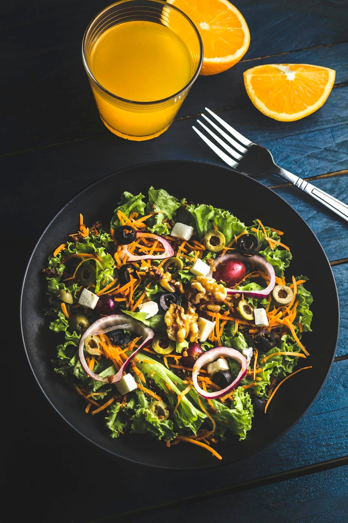 Garden salad with seasonal leaves